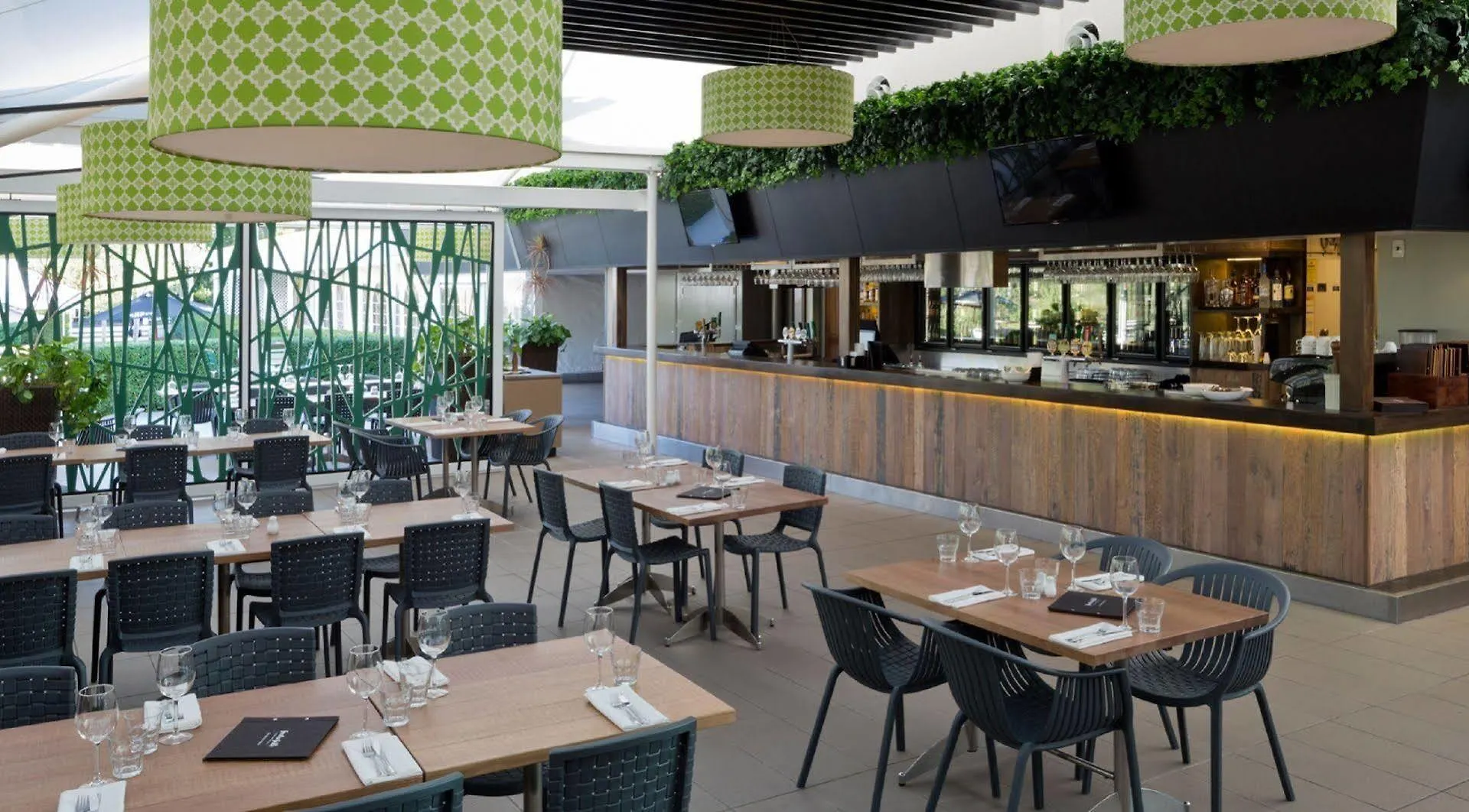 The Glen Hotel And Suites Rochedale 4*,  Australia